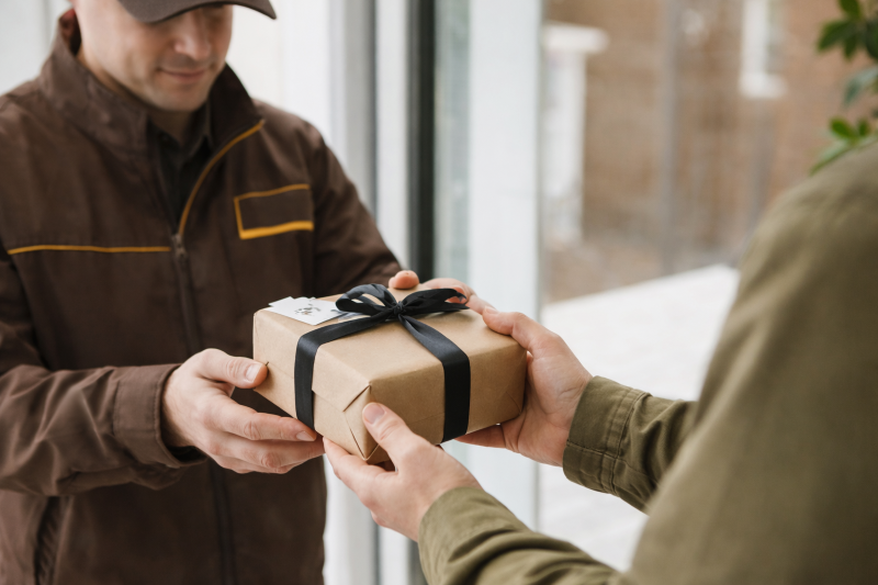 Siuntos į Lenkiją: verslo dovanų pristatymo patarimai